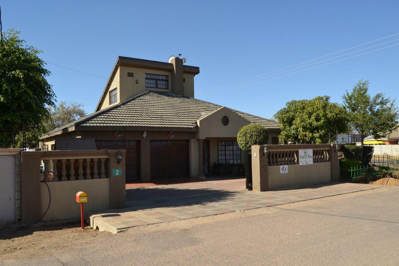 Triple Palms Bed And Breakfast Gaborone Eksteriør billede