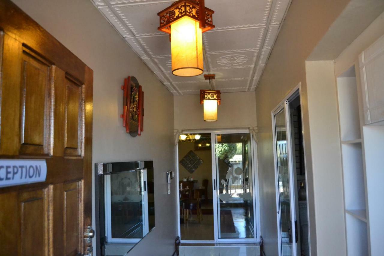 Triple Palms Bed And Breakfast Gaborone Eksteriør billede