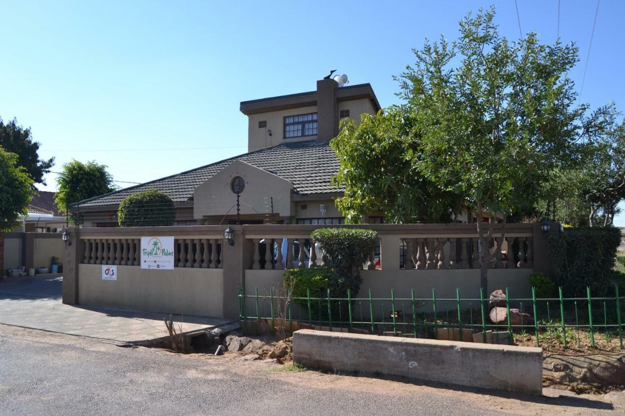 Triple Palms Bed And Breakfast Gaborone Eksteriør billede