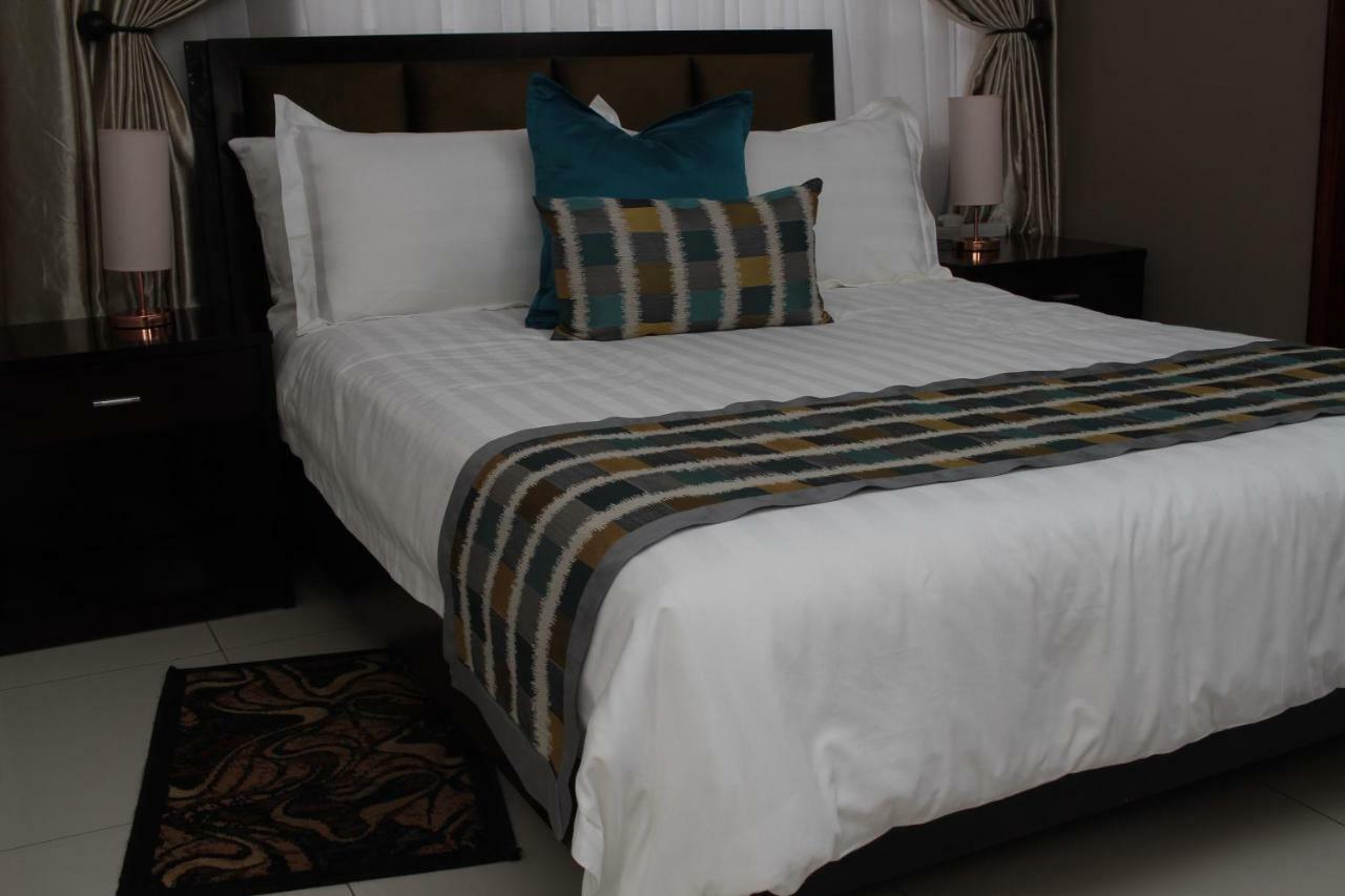 Triple Palms Bed And Breakfast Gaborone Eksteriør billede