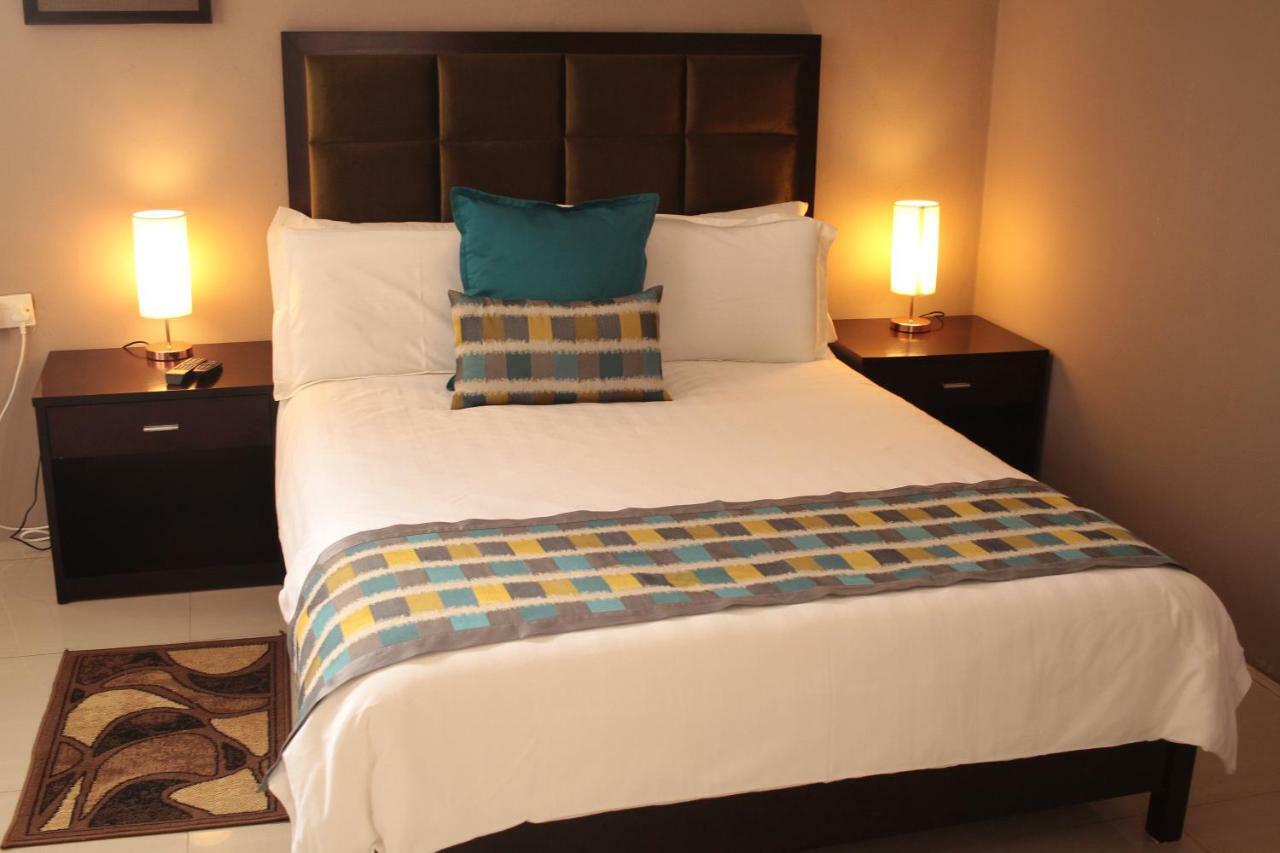 Triple Palms Bed And Breakfast Gaborone Eksteriør billede