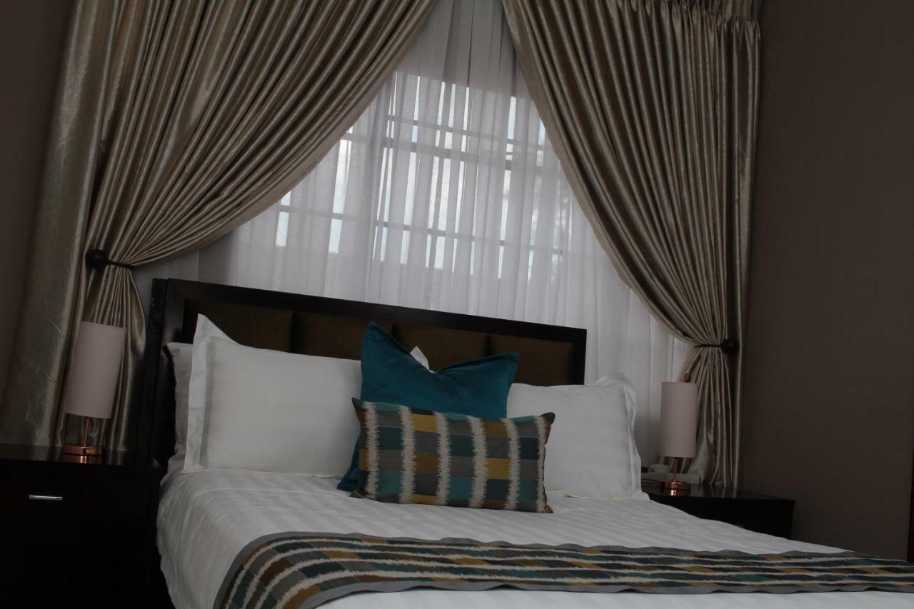 Triple Palms Bed And Breakfast Gaborone Eksteriør billede
